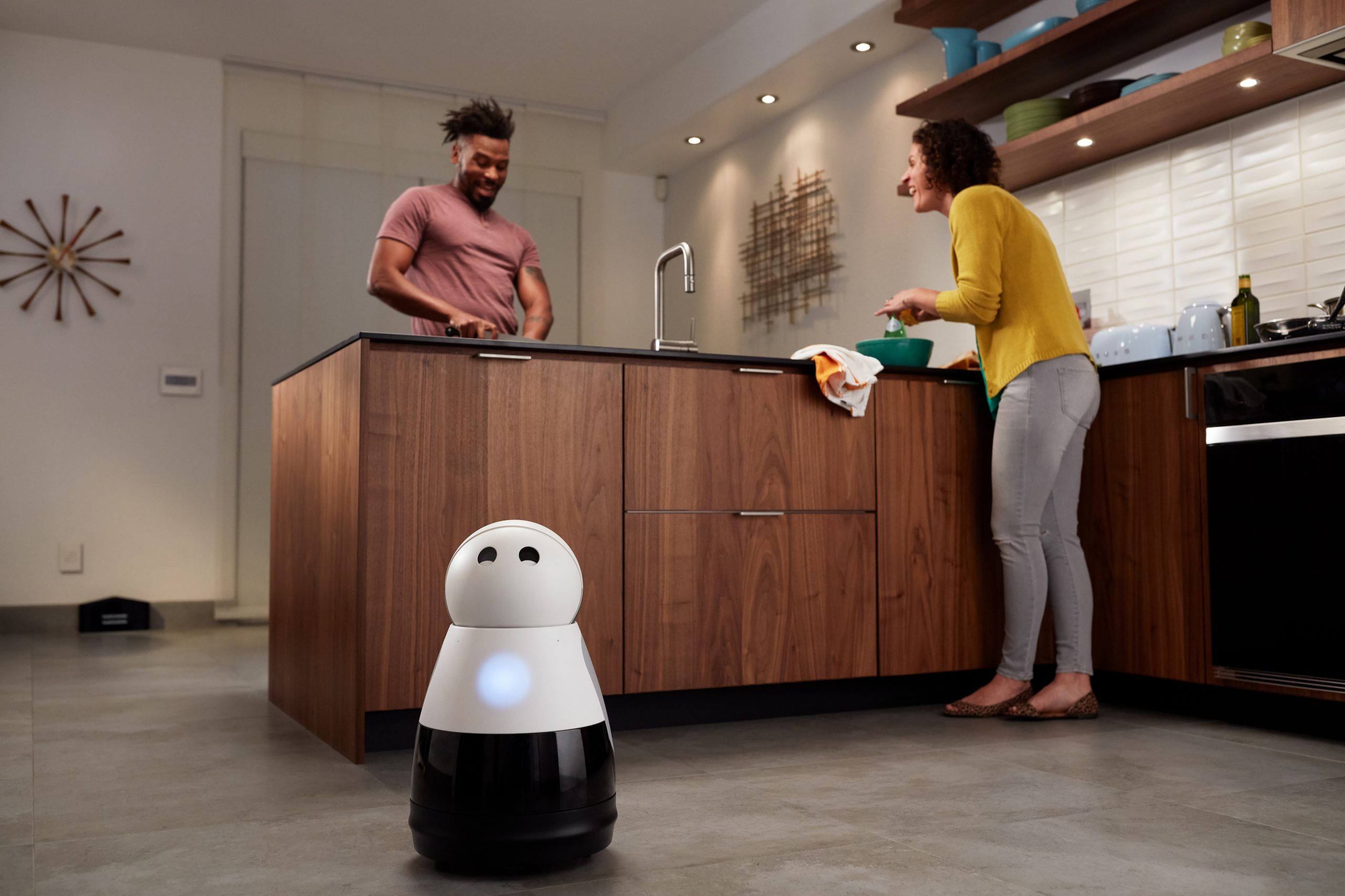 Бытовые роботы это. Роботы в доме. Kuri робот. Умный дом робот. Полезные вещи для дома роботизированные.