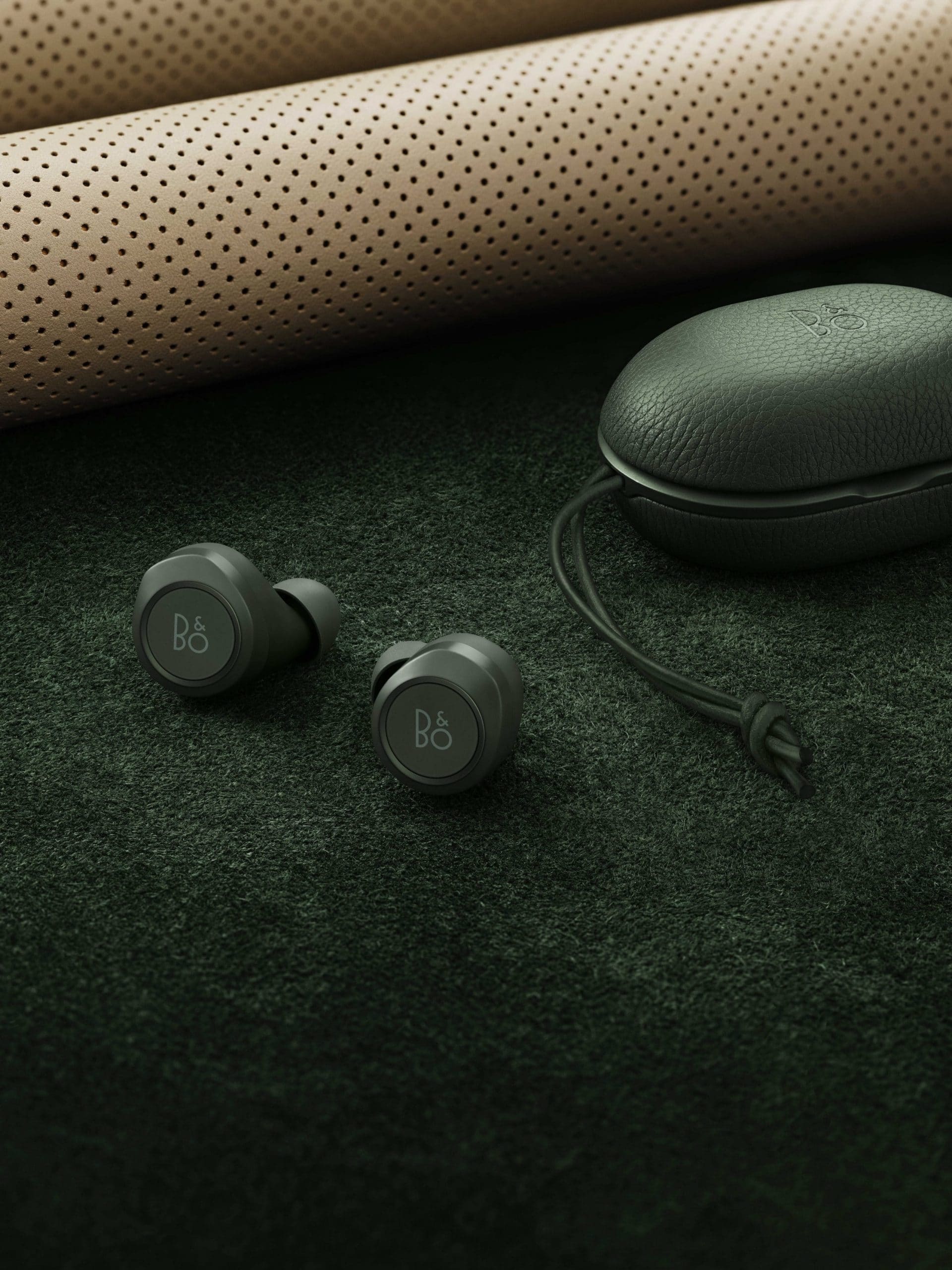 Beoplay E8 Racing Green: The Most Stylish Earphones Around